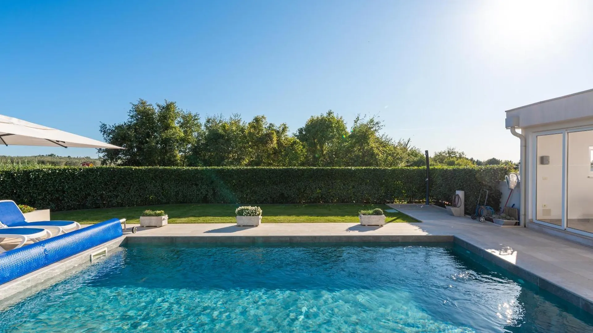 Apartment Lunne Novigrad  Croatia
