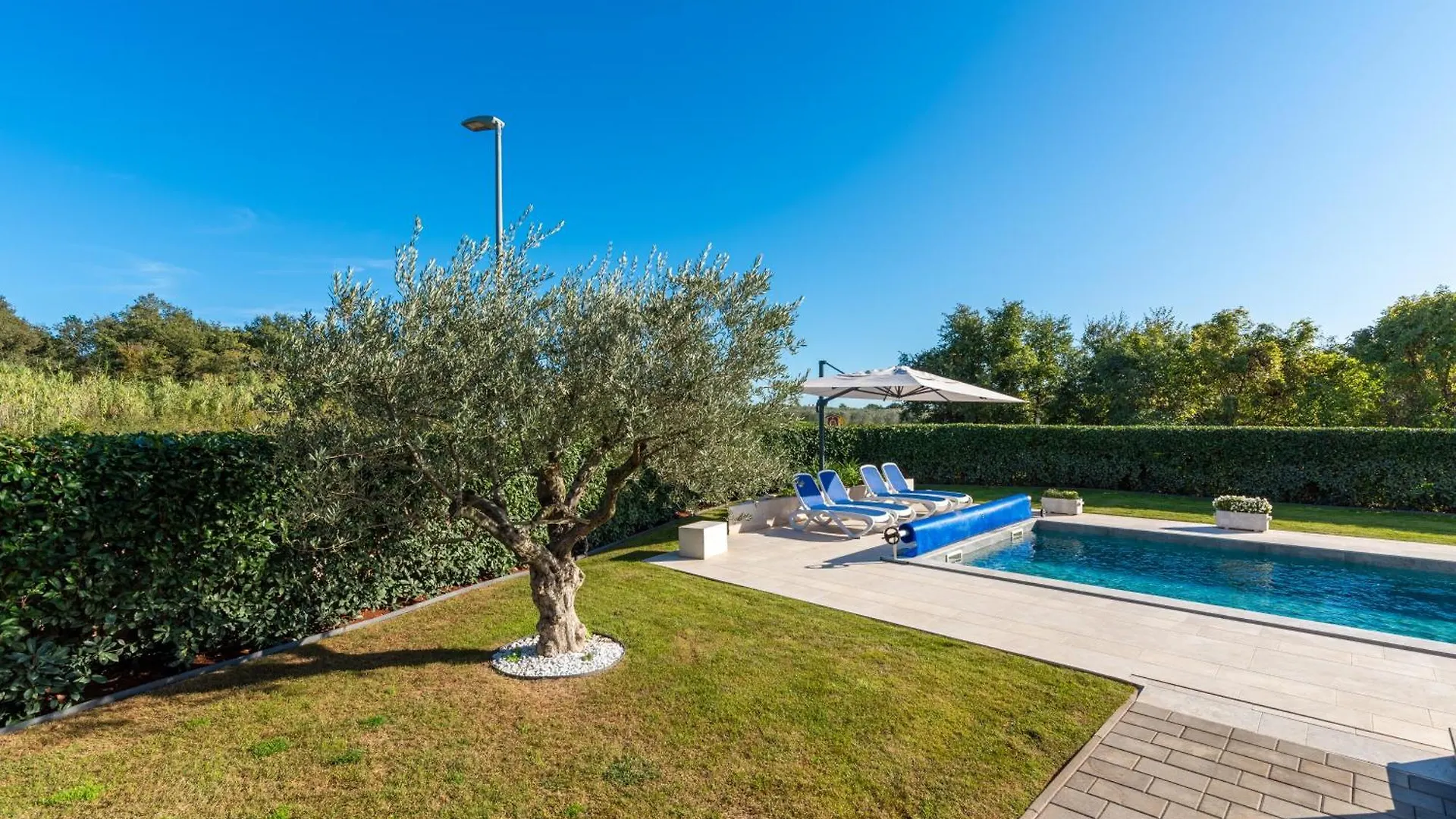 Apartment Lunne Novigrad  Croatia