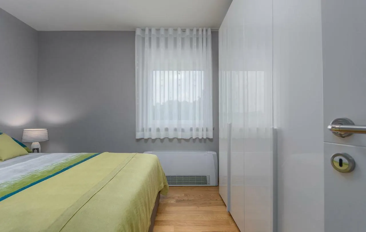 Apartment Lunne Novigrad
