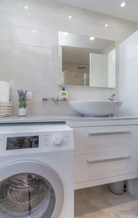 Apartment Lunne Novigrad  Croatia